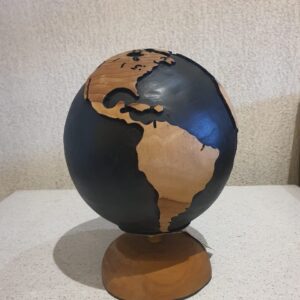 Globe Medium Brown Black